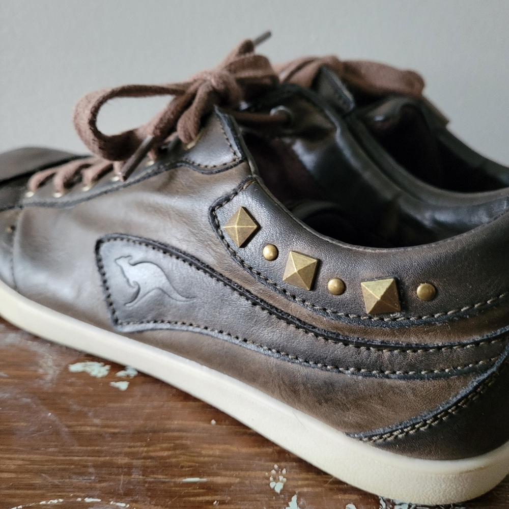 KangaROOS brown leather sneakers with brass colour studs